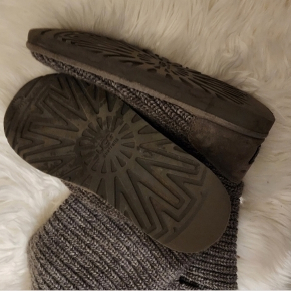 Ugg Gray Cardy shearling boots 10 - Picture 8 of 9